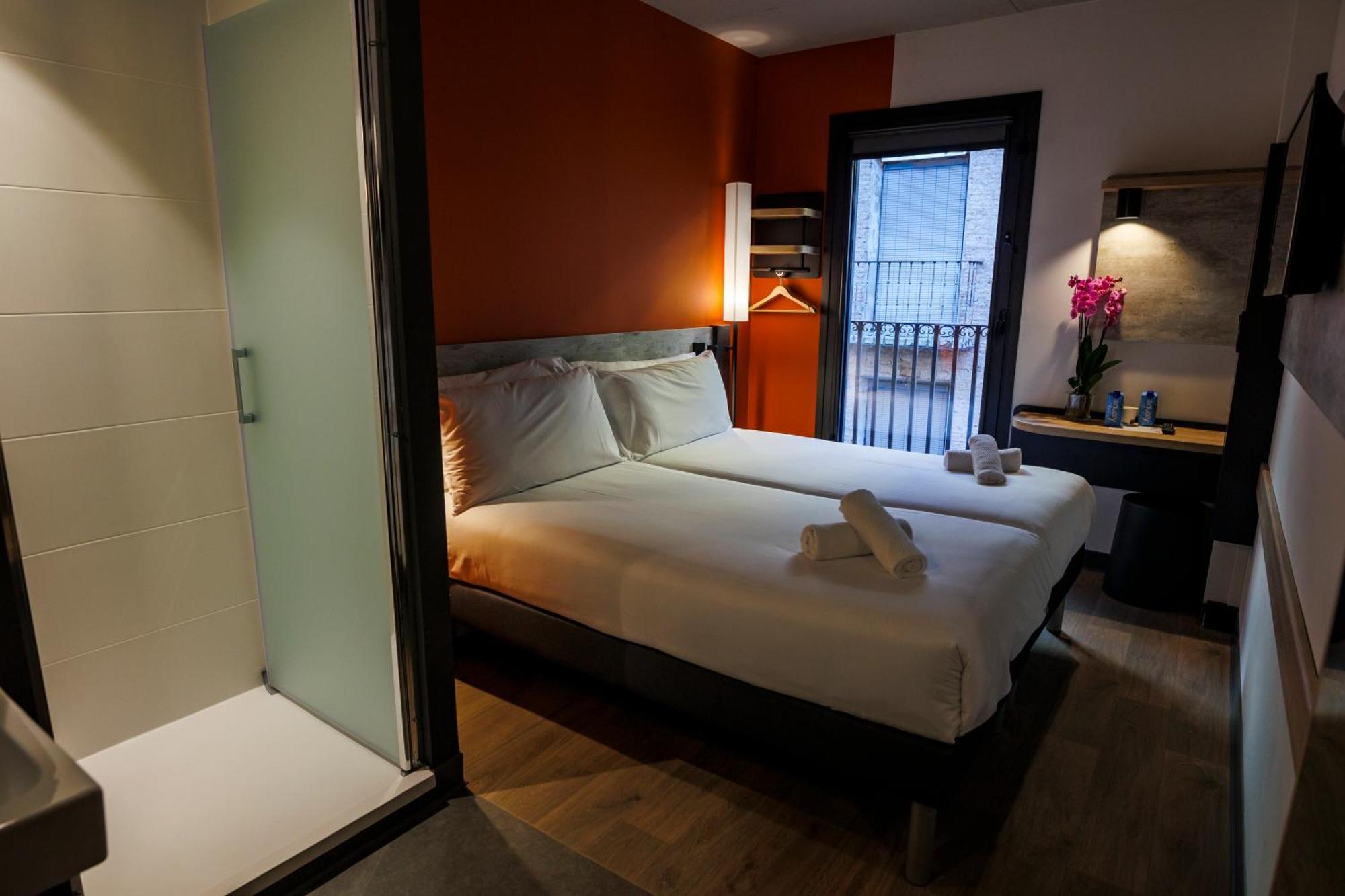 Ibis Budget Logrono Centro Esterno foto