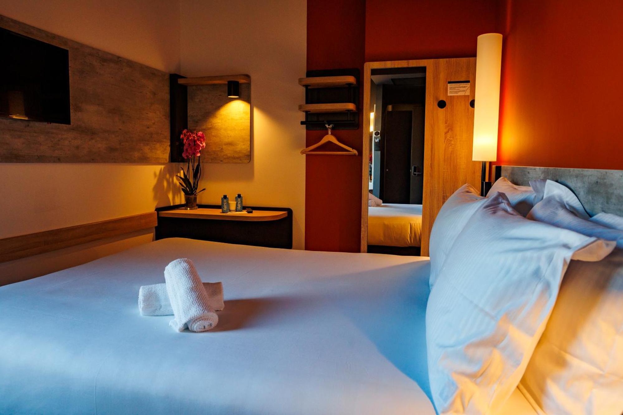 Ibis Budget Logrono Centro Esterno foto