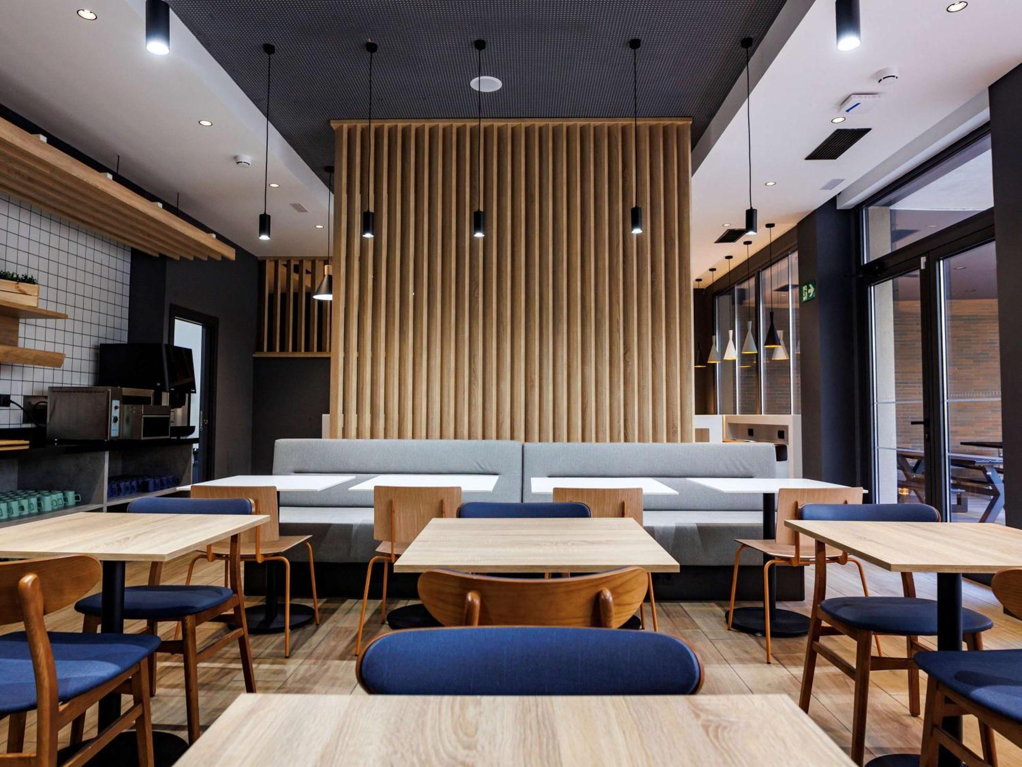 Ibis Budget Logrono Centro Esterno foto