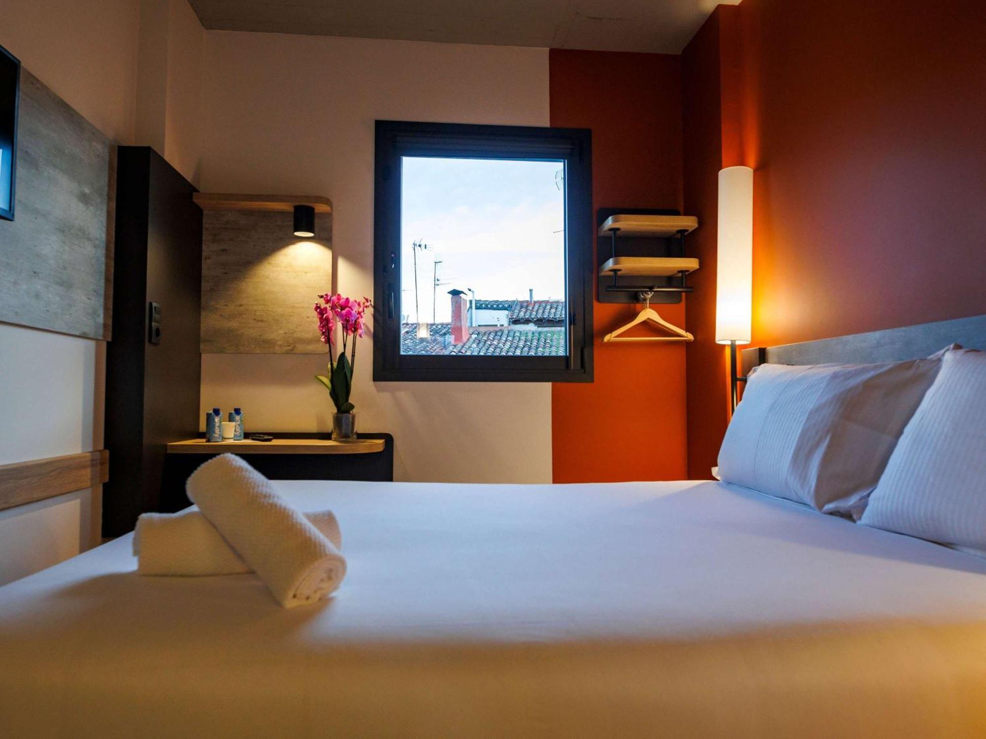 Ibis Budget Logrono Centro Esterno foto