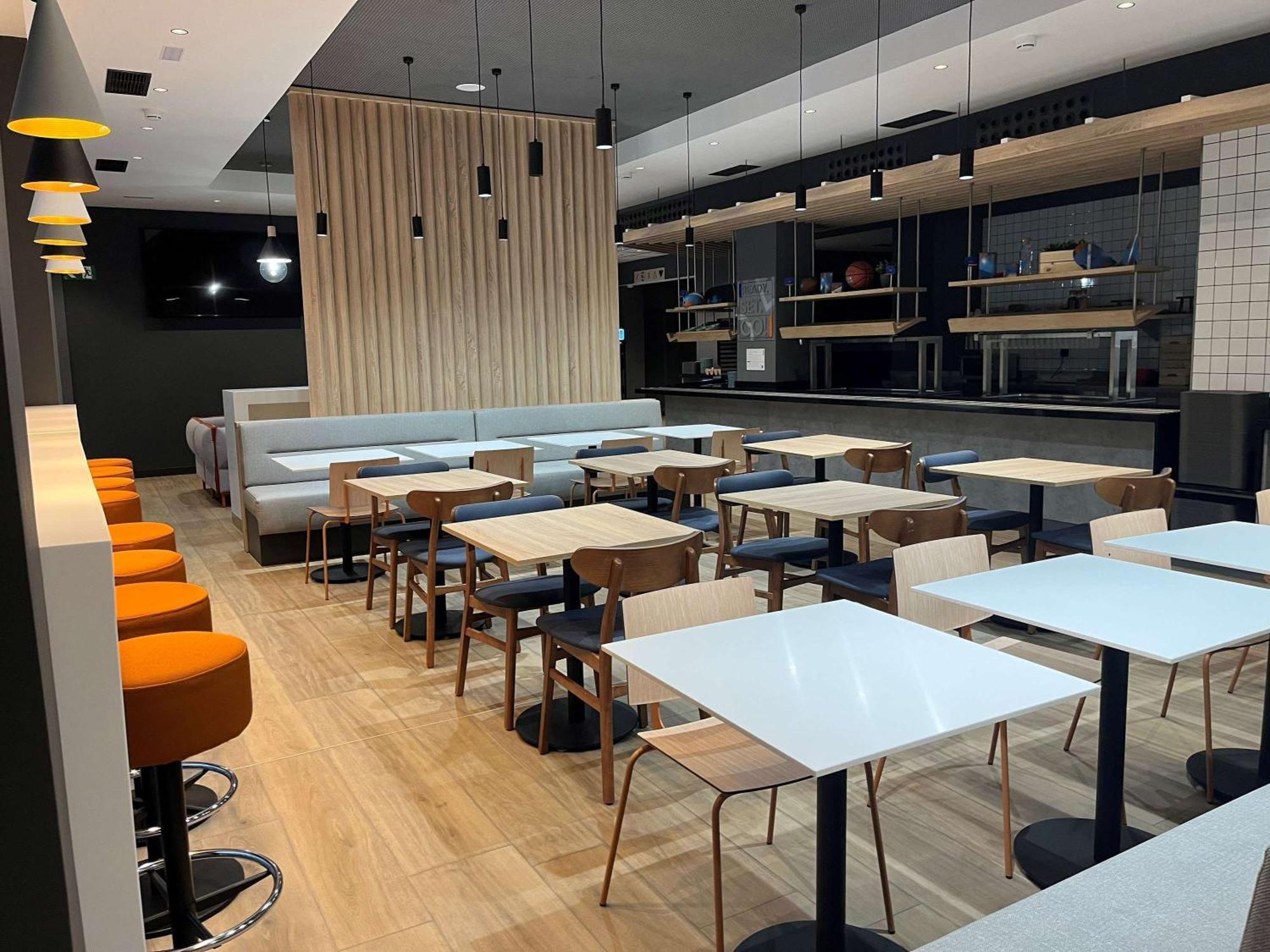 Ibis Budget Logrono Centro Esterno foto
